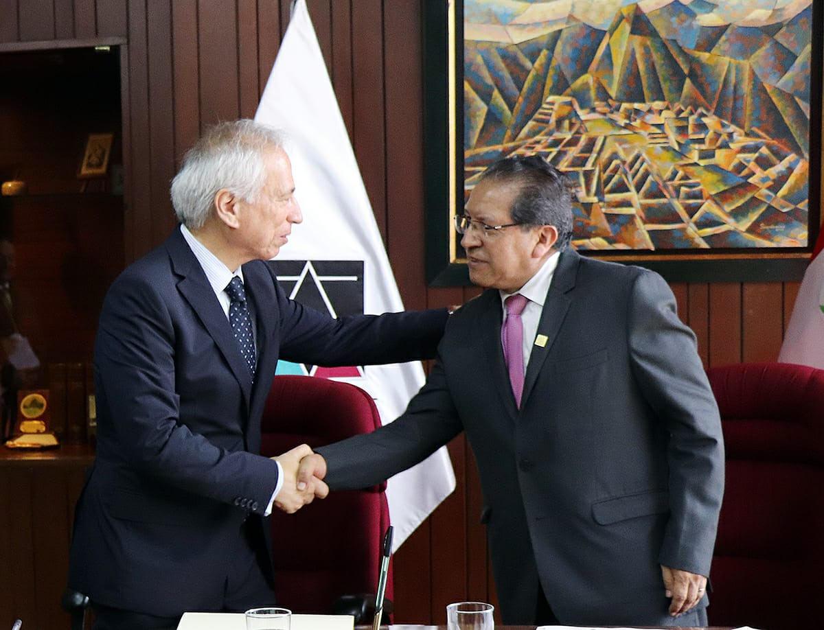 Pablo Sánchez y Aldo Vásquez se reunieron hoy en las instalaciones de la Amag. (Foto: Difusión)