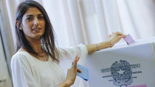 Virginia Raggi elegida primera alcaldesa de Roma, según sondeos a boca de urna