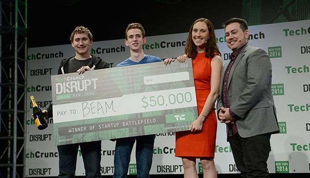 FOTO 7 | 7. Eres independiente.
Antes la viabilidad de tu idea dependía del dinero de otros. Pero ya no: has comenzado a obtener beneficios, no como para retirarte, pero sí para que la rueda continúe girando sola y tu empresa funcione de forma independiente y se sostenga por sí sola.