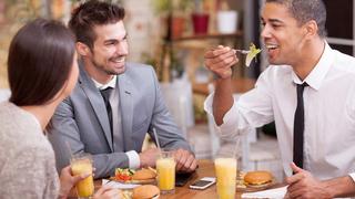 Conexión que se crea con la comida lleva a adicciones y obesidad