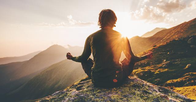 FOTO 1 | 1. Meditar (Foto: iStock)