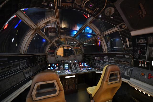 La cabina del Halcón Milenario (Foto: AFP)