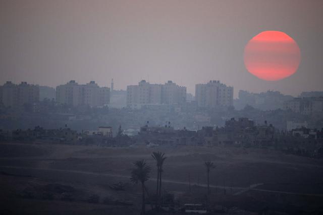 Atardecer en la frontera entre Israel y Gaza (Foto AFP)