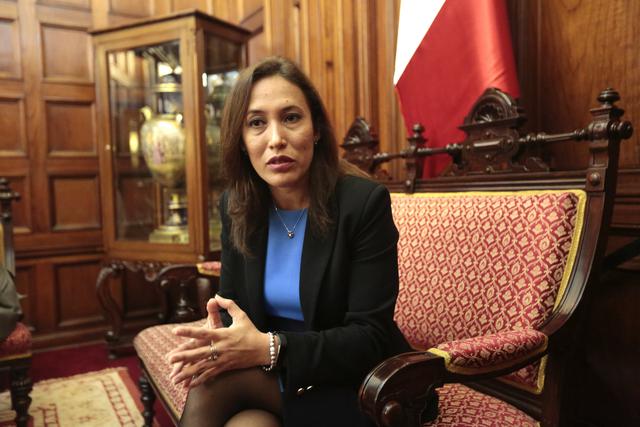 Paloma Noceda renunció luego de la elección de la Mesa Directiva encabezada por Daniel Salaverry, con quien tuvo diferencias por la ley de fortalecimiento de la FPF. (Foto: GEC)