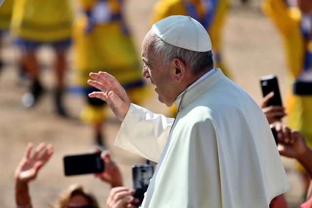 FOTO 20 | “Si los militares siempre son los malos de la película, a veces se pasaron de la raya, no podemos dejarlo sin apoyo espiritual que los fortalezca. Que sean buenos cristianos y ciudadanos”