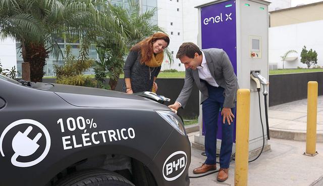 La empresa Enel X implementó dos electrolineras en San Miguel y el Callao para abastecer de energía a los vehículos eléctricos, que fueron fabricados por la firma china BYD. (Foto: GEC)
