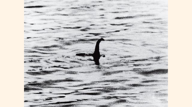 El monstruo del Lago Ness. Reino Unido, 1934. Fotógrafo desconocido.