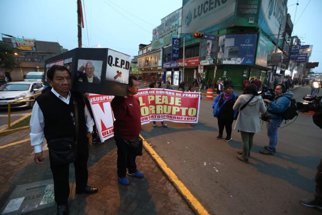 Manifestantes detallaron que existen diez puntos de concentración y los grupos irán rumbo al sur para poder llegar hasta el peaje de Ancón. (Fotos: Alessandro Currarino)