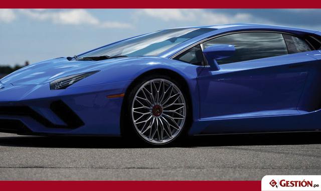 “Será un placer no sólo para nuestros clientes, sino también para quienes miran nuestros autos”, dijo Alessandro Farmeschi, director de operaciones de Lamborghini Automobili, como calificó la marca italiana (un eslogan estridente en un video de bienvenida