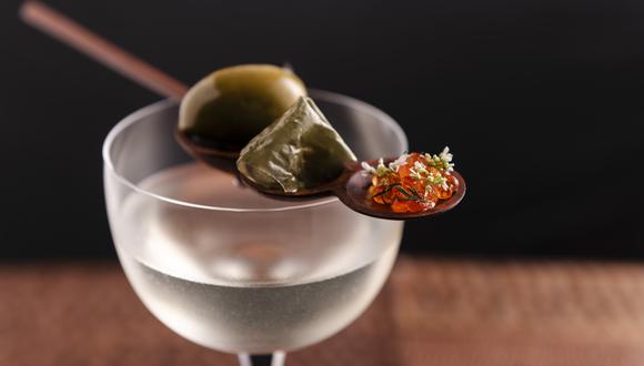 El Martini, más que una receta exacta, exige un diálogo abierto sobre gustos, expectativas y orientaciones. (Foto: Lady Bee)