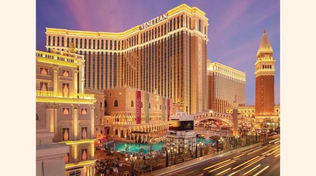 Venetian Resort Hotel and Casino Las Vegas, Estados Unidos. Ubicado en pleno corazón de Las Vegas, este hotel de temática italiana ofrece un gran casino, terraza con piscina y más de 80 tiendas. Las suites son realmente espaciosas, con sala de estar, mesa