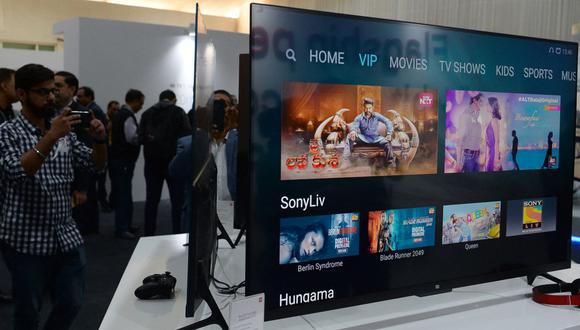 El avance de la tecnología hace que cada vez más los televisores ofrezcan nuevas y mejores opciones (Foto: Sajjad Hussain / AFP)
