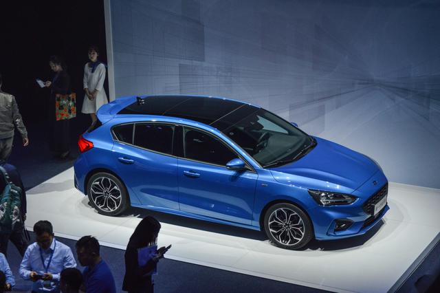 Los vehículos eléctricos, incluyendo 4x4 y berlinas, son las estrellas del salón del automóvil de Shanghái que se celebra estos días. (Foto: AFP)