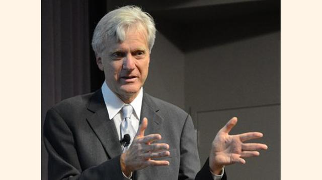 Brin y Page consiguieron una inversión semilla de US$ 100.000 fundamental del fundador de Sun Microsystems Andy Bechtolsheim. Con la financiación en la mano, Google incorporó oficialmente en su sede de garaje, el 4 de septiembre de 1998.