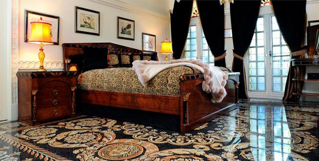 FOTO 7 | Ahora la Casa Casuarina se componía de 10 habitaciones decoradas con frescos ambientes, 11 baños, una piscina, un observatorio, varios jardines y esculturas de bronce. (Créditos: The Villa Casuarina)