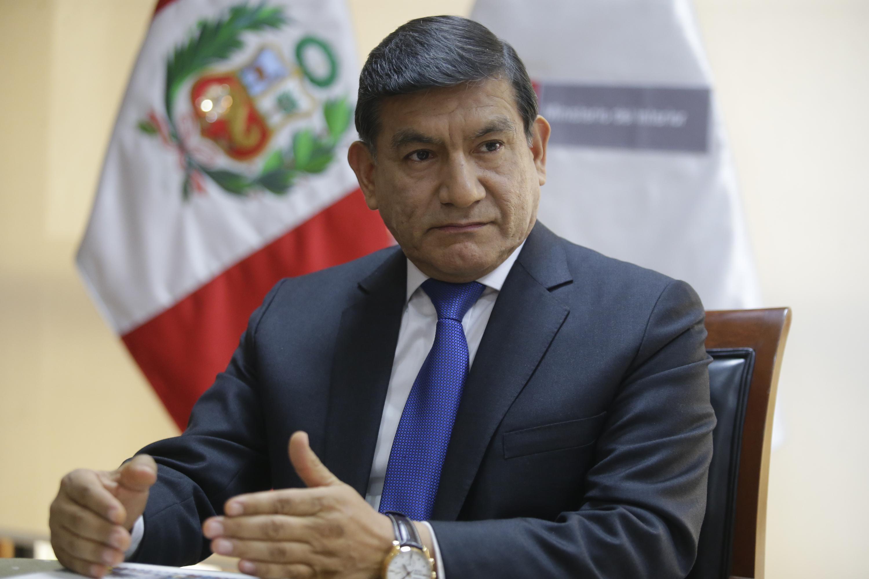 Agregó que la situación de la agresión fue “una situación imprevista”. Sin embargo, los agentes policiales lograron poner a buen recaudo al exparlamentario Tubino.  (Foto: El Comercio)