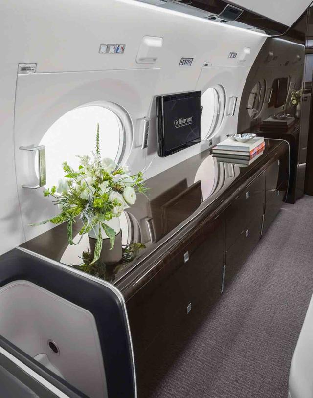 FOTO 3 | Tampoco tendrá problemas en dejar a los amigos lejo del “paseo” pues tiene espacio para 19 pasajeros. (Foto:  Gulfstream)