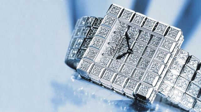 The Chopard Super Ice Cube: US$ 1.1 millones. Este reloj está compuesto por más de 60 diamantes, cortados en cubos perfectamente tallados.la pulsera que lo sostiene fue fabricada en oro blanco (Foto: latamreview)