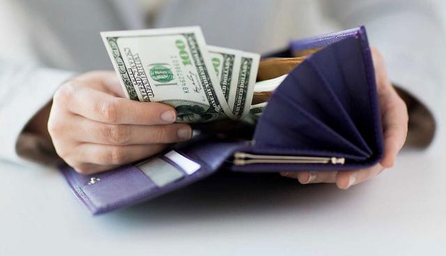 FOTO 17 | 17. Cómo ganar más dinero
Ya sea que vayas a pedir un aumento, utilices la economía compartida o alguna otra forma de generar más ingresos, cuando tienes 30 años sabes la importancia de ganar más dinero y debes buscarlo incansablemente.