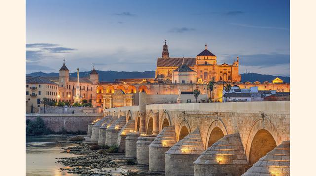 España. Finlandia. Porcentaje de personas que están de acuerdo que "puede confiar en las noticias  la mayor parte del tiempo": 47 %