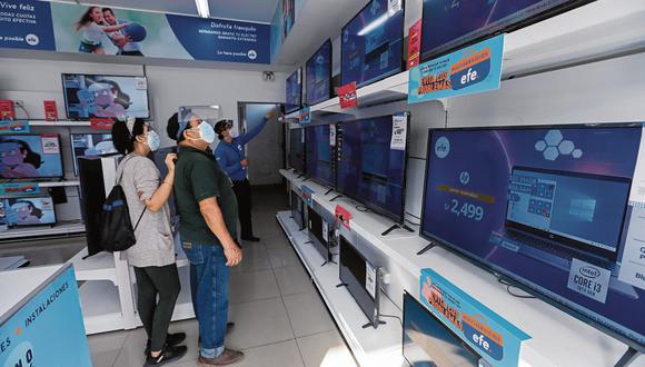 Se ralentiza compra de televisores de mayor ticket y tamaño en el país. (Foto: Fernando Sangama | GEC)