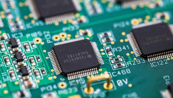 Las acciones de las taiwanesas TSMC y MediaTek , del fabricante holandés de chips ASML, de la firma franco-italiana STMicroelectronics y de la alemana Infineon cayeron el viernes.
