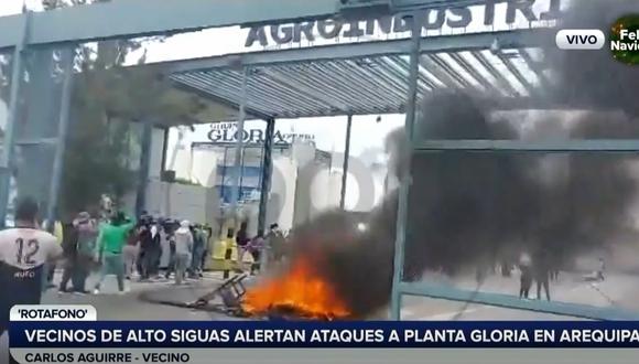 Vecinos de Alto Siguas alertaron este lunes de ataques en la planta de la empresa Gloria ubicado en la región Arequipa. (Foto: captura de tv/RPP)
