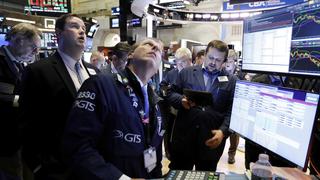 Wall Street se desploma por el coronavirus y el Dow Jones pierde un 3.56%