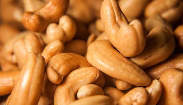 FOTO 8 | Nueces de la India. Una porción de un cuarto de taza de nueces de la India aporta casi el 20% del magnesio requerido en la dieta diaria.
Se cree que muchas personas presentan deficiencia de este mineral y que eso podría causar problemas a la hora de dormir, ya que la deficiencia de magnesio está relacionada con los trastornos del sueño, así como con el síndrome de las piernas inquietas.