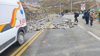 Tres puntos de la carretera Central bloqueados y cientos de vehículos varados