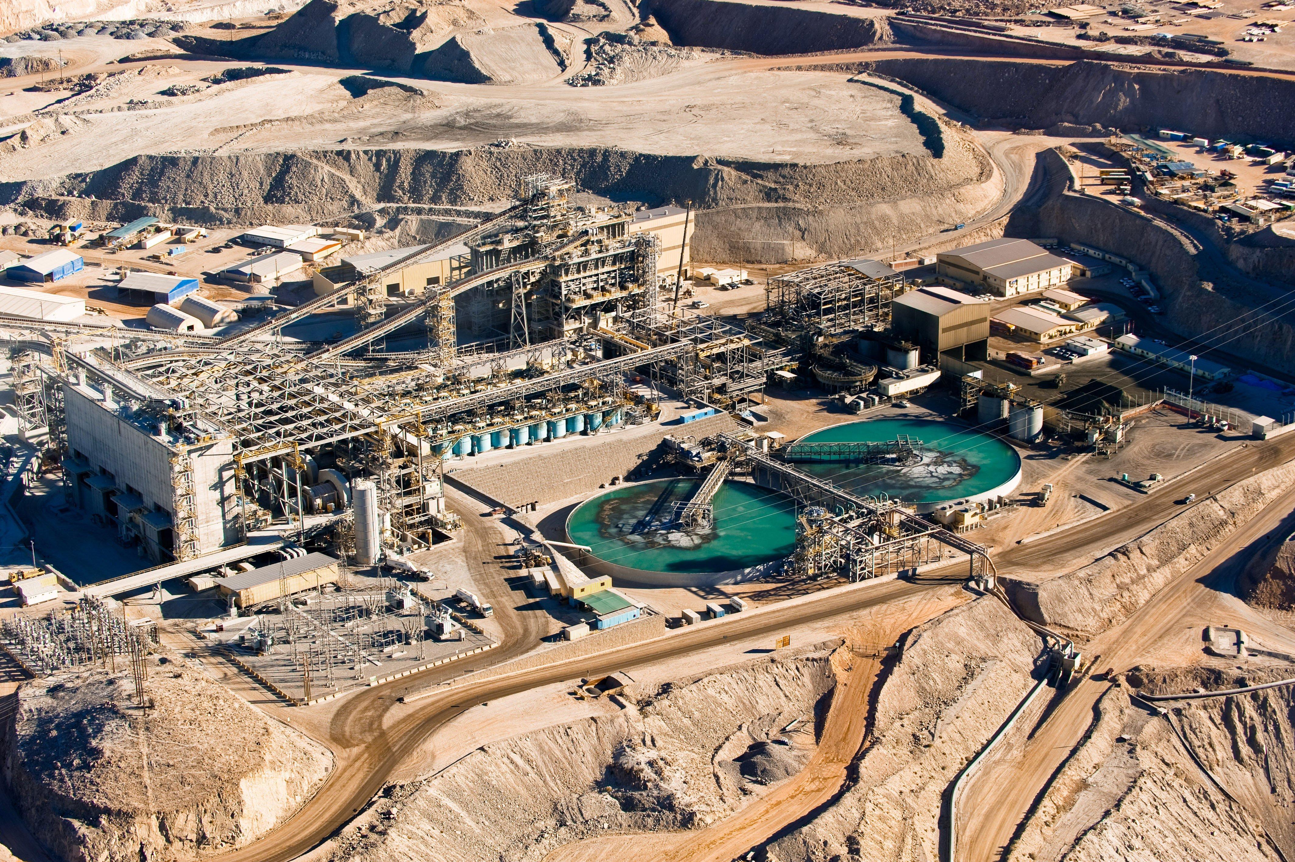 Freeport-McMoRan posee el 53.56% de Cerro Verde que produjo 1,000 millones de libras de cobre y 29 millones de libras de molibdeno en el 2019.