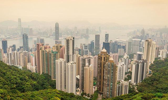 Foto 4 | Hong Kong SAR ► Más de 7,000 personas conviven en un km2.