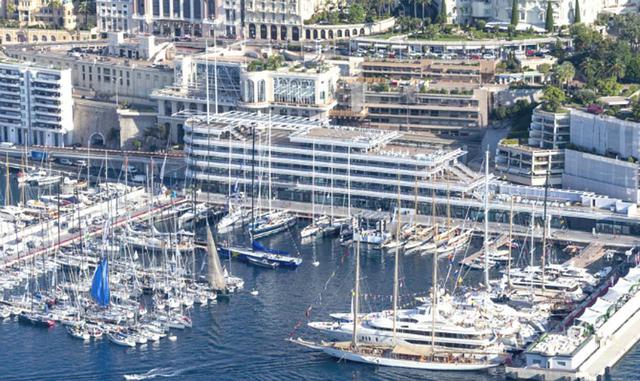 Yacht Club, Mónaco. Es uno de los destinos predilectos de los ricos. Tiene muchos casinos y hoteles de gran lujo y, por supuesto, excelentes instalaciones marinas. El Yacht Club fue inaugurado en verano del 2014.