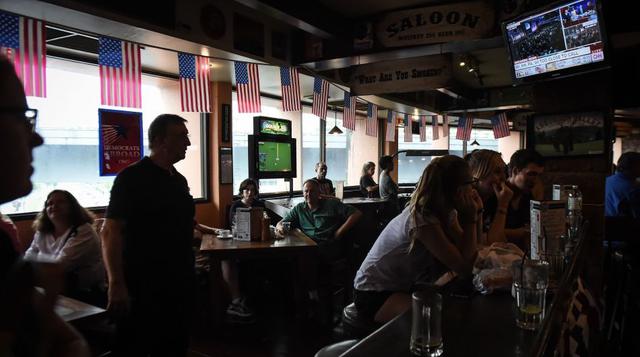 Los temores sobre una mayor inflación tienden a socavar el valor de los bonos, impulsando a los rendimientos. Las mayores tasas de interés en Estados Unidos suben el valor del dólar al volver más atractivos a los billetes verdes. (Foto: AFP)