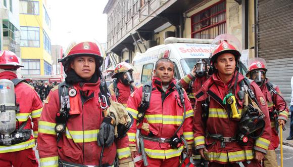 Camisas, pantalones, polos, guantes, entre otros son los equipos que hasta la fecha no han sido entregados a los bombero(Foto: bomberosperu.gob.pe)