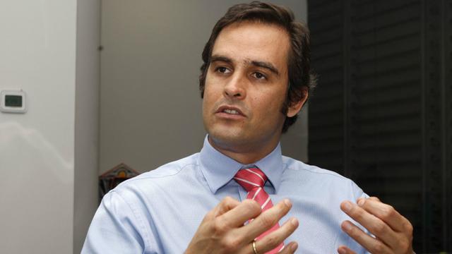 Juan Pablo Silva Macher fue ratificado como viceministro de Gestión Institucional del Minedu. Es Economista de la PUCP (1999) con una Maestría en Administración Pública de la Escuela de Relaciones Públicas e Internacionales, Programa de Gestión de Polític
