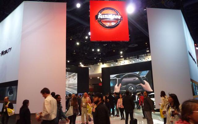 El stand de Nissan presenta varios vehículos bajo el concepto de Nissan Intelligent Mobility. Cada uno más sorprendente que el otro.