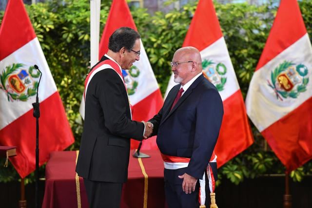 Carlos Bruce, ministro de Vivienda, Construcción y Saneamiento. Renunció el 14 de abril de 2019, en su segundo periodo. (Foto: Presidencia Perú)
