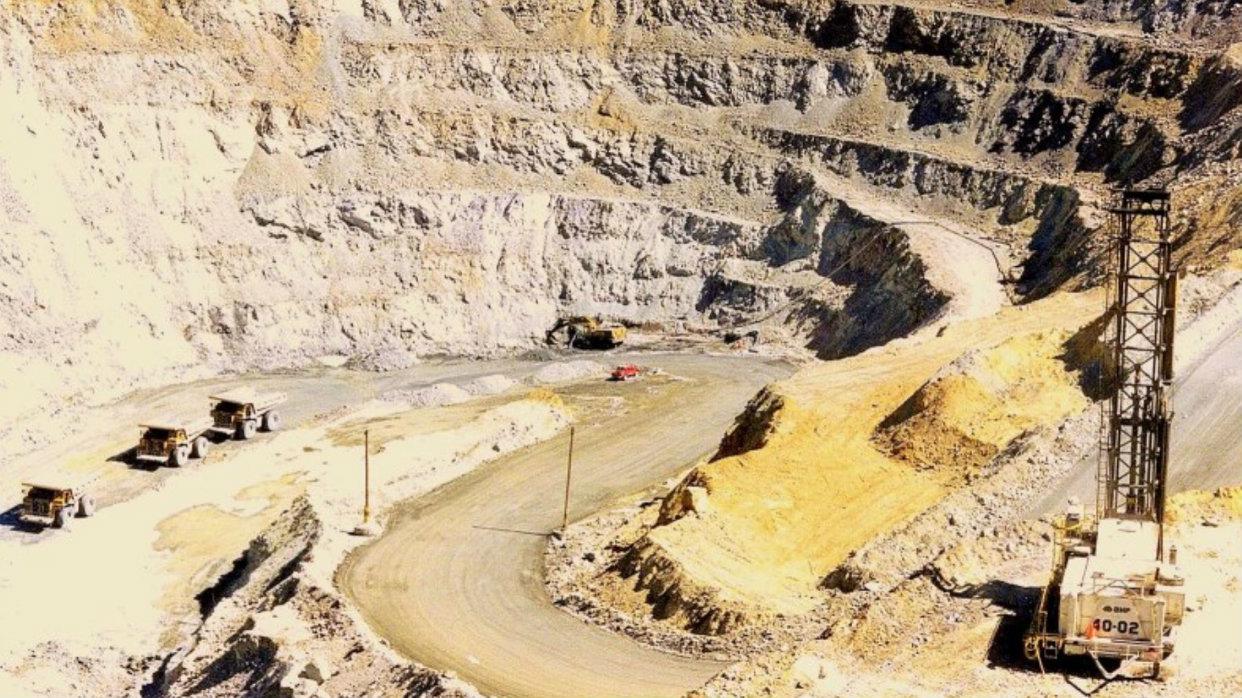 Mitsubishi está trabajando con Barclays para evaluar sus opciones, según personas familiarizadas con el tema. "En esta etapa no se ha decidido nada", dijo el portavoz de Mitsubishi al Financial Times.