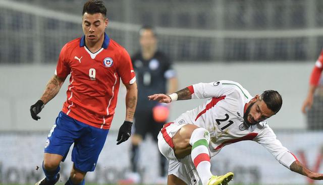 Eduardo Vargas |Cerrando el equipo estaría el goleador, Eduardo Vargas. La última temporada jugó por el Queens Park Rangers y cuesta más de 6 millones de dólares. (AFP)