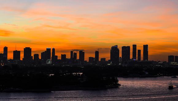 Una privilegiada vista de un sunset en Miami Beach en el estado de Florida (Foto: AFP)