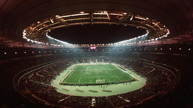 Stade de France (Saint-Denis/París) Capacidad: 80,000 plazas. Albergará varios partidos, entre ellos el partido inaugural (Francia-Rumanía) y la gran final. Construido para el Mundial-1998 ganado por Francia, inaugurado en enero de ese mismo año con un du