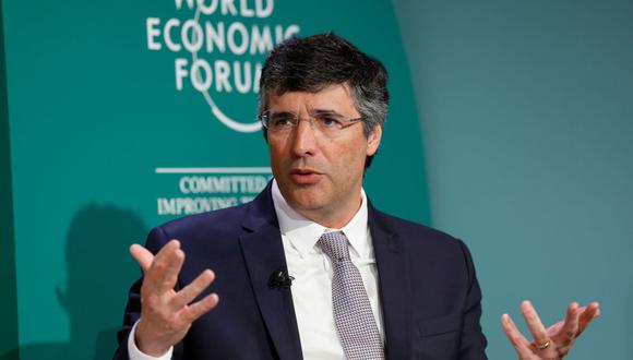 André Esteves durante una sesión de panel en el Foro Económico Mundial en Davos, Suiza, en enero 2023.