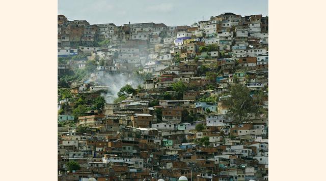 Venezuela. La riqueza petrolera: US$ 1.14 millones por persona. PBI per cápita: US$ 13,200. Tasa de desempleo: 8%. Población que vive en condiciones de pobreza: 31.6% (2011).