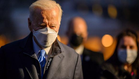 Biden ha esquivado en gran medida la cuestión hasta ahora, dejando que su equipo tomara la primera línea, pero cuando se enfrente a las preguntas de los periodistas el jueves sabe que deberá entrar de lleno en el tema. (Foto: Eric BARADAT / AFP).
