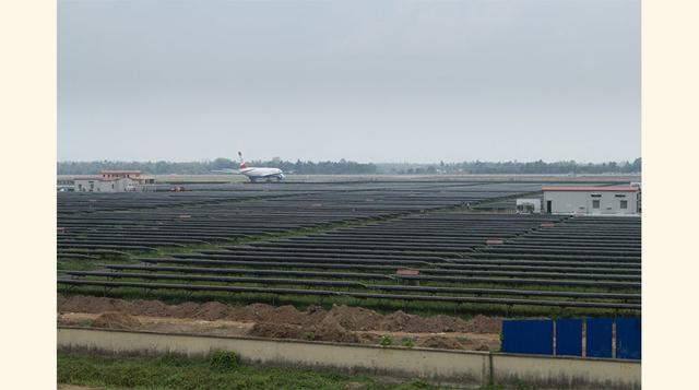 1.     El Aeropuerto Internacional de Cochin (CIAL) es el único del mundo en funcionar enteramente mediante energía solar. (Fuente: El país)