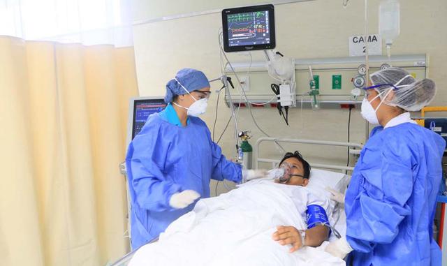 FOTO 3 | Trabajadores de clínicas privadas y hospitales públicos.