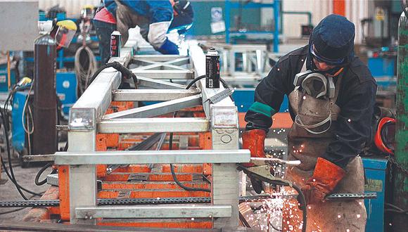 En el sector manufactura se ha registrado un aumento en el nivel de sueldos el último año.