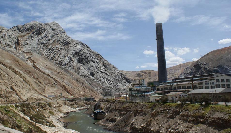 Foto 6 | Trabajadores de Doe Run quieren comprar refinería de La Oroya. Esta nueva propuesta de adjudicación es por el 60% del valor del complejo metalúrgico, monto que los acreedores laborales lo sustentarán con la deuda concursal que la empresa les tiene pendiente. (Foto: Andina)
