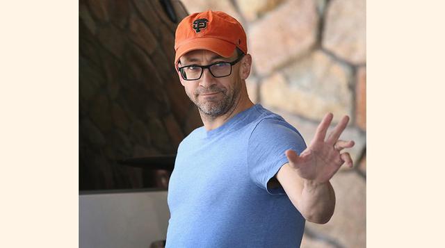 Dick Costolo es un gran aficionado a la apicultura y twittea habitualmente sobre su actividad en relación con las abejas. Pero no sólo observa a estos pequeños insectos alados, sino que también extrae miel de sus colmenas. (Foto: Forbes)